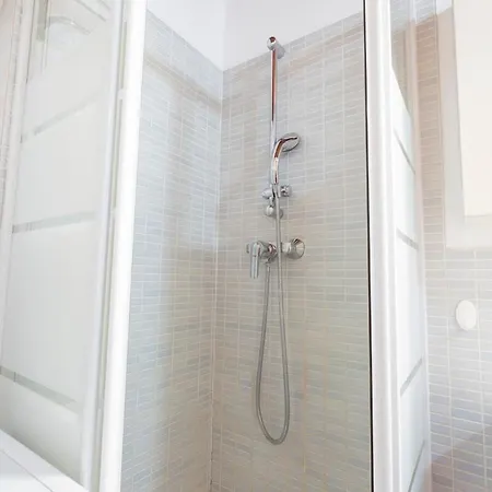 Easy Solutions - Damiano Chiesa - Rm Homes