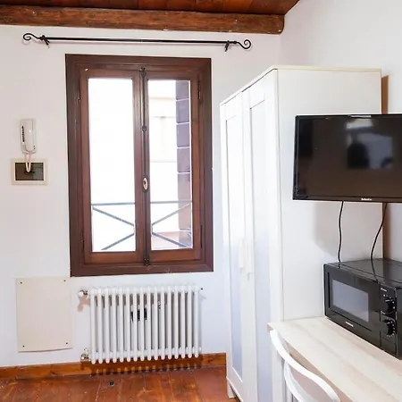 Easy Solutions - Damiano Chiesa - Rm Homes Apartment *